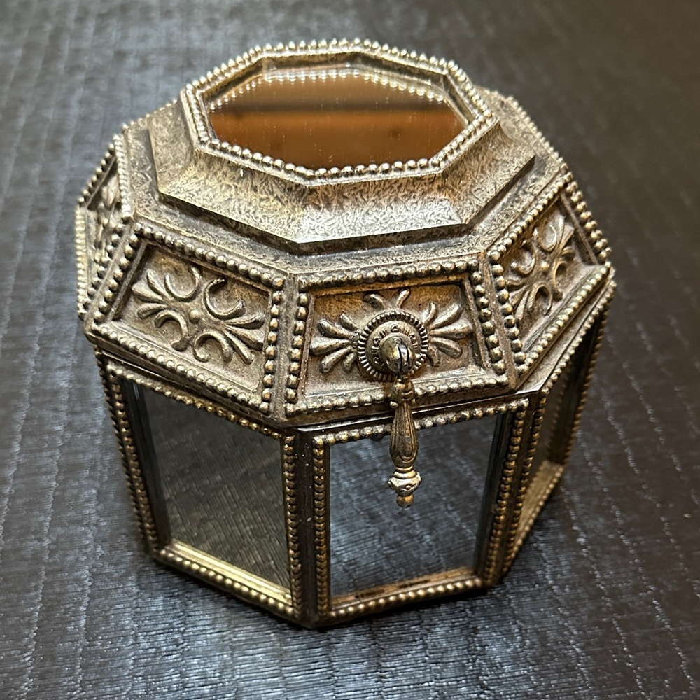 Mirrored, Octagonal, Hinged Jewelry Box- Silver/Pewter/Aged Silver Color